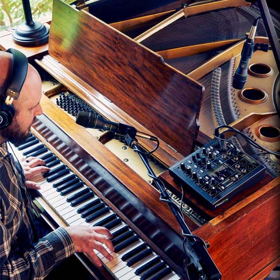 Mackie Performer Bundle - Image 3