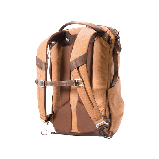 Peak Design Everyday Backpack 20L Tan - Image 4