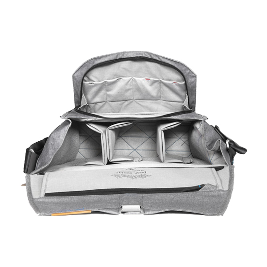Peak Design Everyday Messenger 15 Inch Ash - Image 3