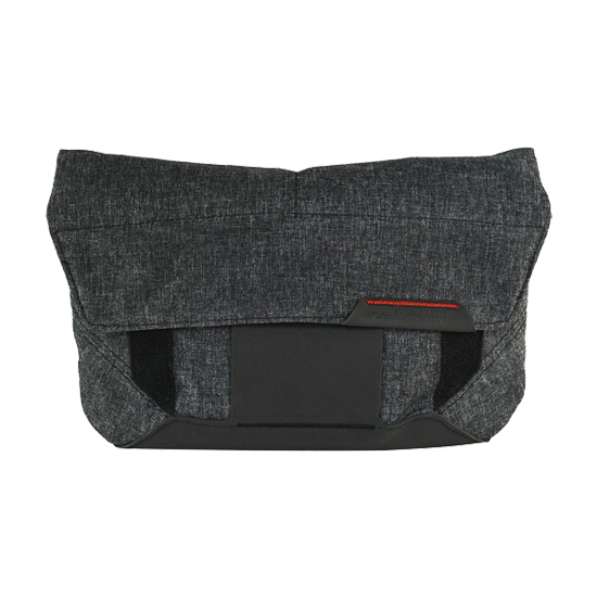 Peak Design Field Pouch Charcoal - Image 2